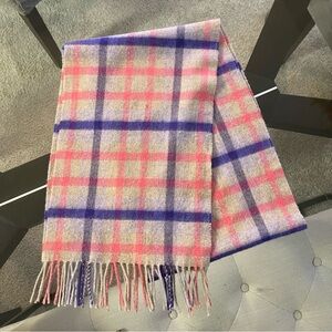 Johnstons of Elgin 100% Cashmere Scarf Grey Pink Made in Scotland Fringe